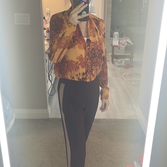 Cute shirt with great pattern - Picture 2 of 2